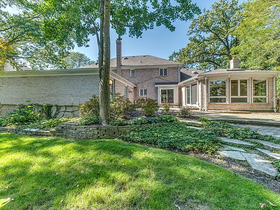 2nd image of 709 Forest Glen Ln