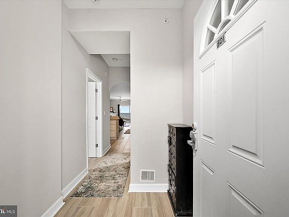 5th image of 105 56th St #501-P4