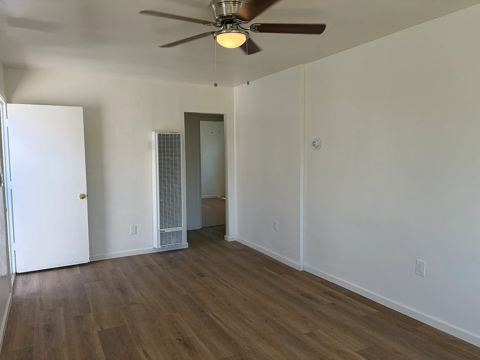 2 bed, 700 sqft, $2,600 — Photo 3