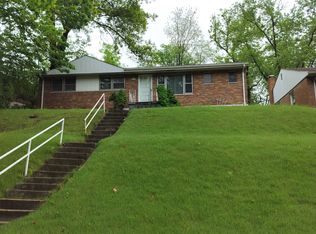 635 SE Chambers Rd, Saint Louis, MO 63137