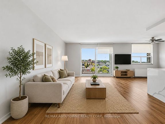 4th image of 125 Forsythe St #1201