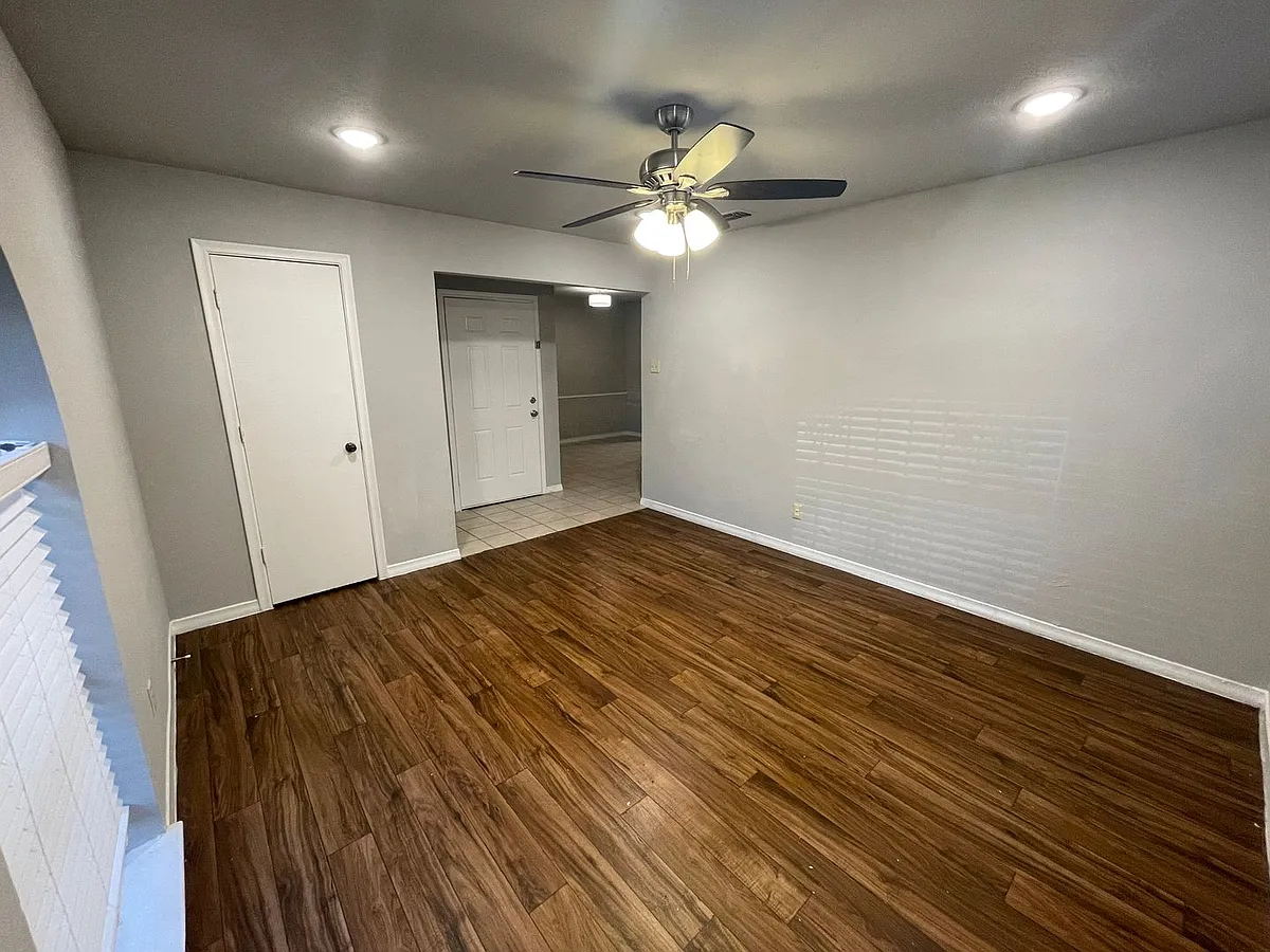 Building Photo - 930-932 Lindy Ct