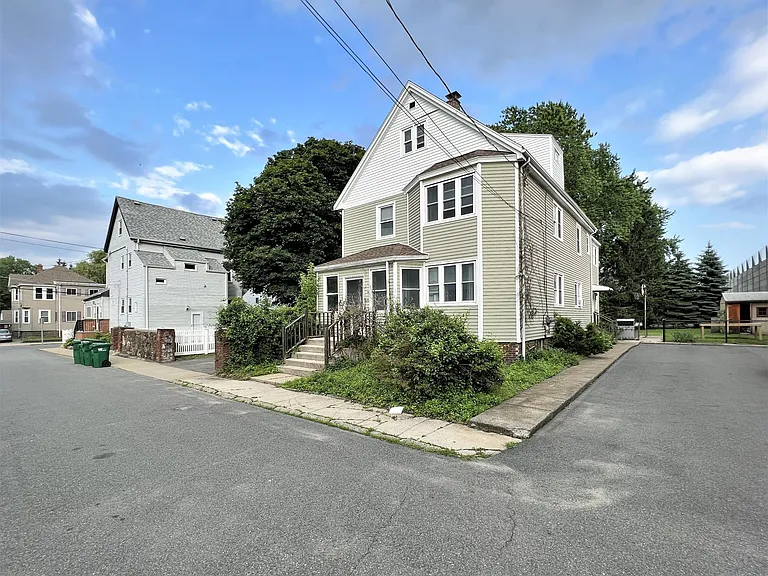8 Winchester Ct — Photo 21