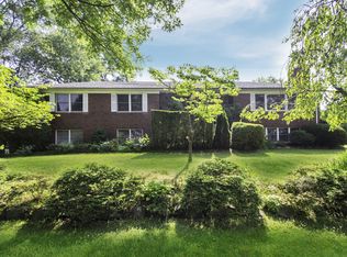 34 Rose St, White Plains, NY 10605