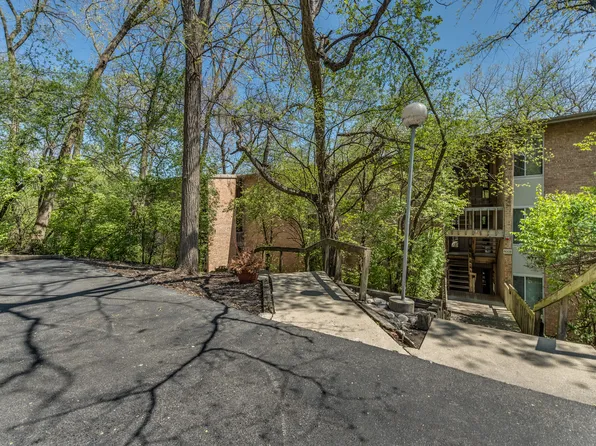 6008 Forest View Rd APT 3C, Lisle, IL 60532