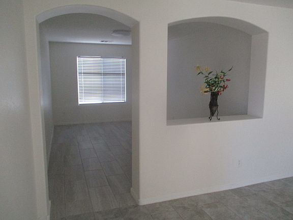 4th image of 46129 W Barbara Ln