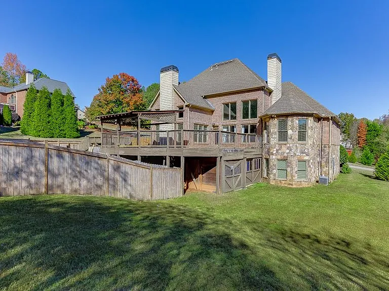 940 Chateau Forest Rd — Photo 76