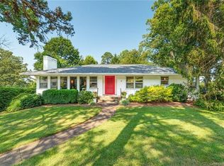 16 Woodcrest Rd, Asheville, NC 28804