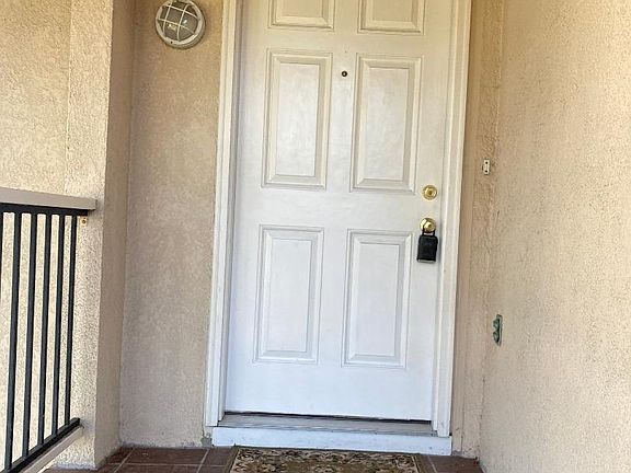 2nd image of 1034 Paloma Ave