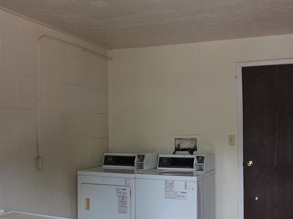 2nd image of 1300 Brimfield Dr APT B7