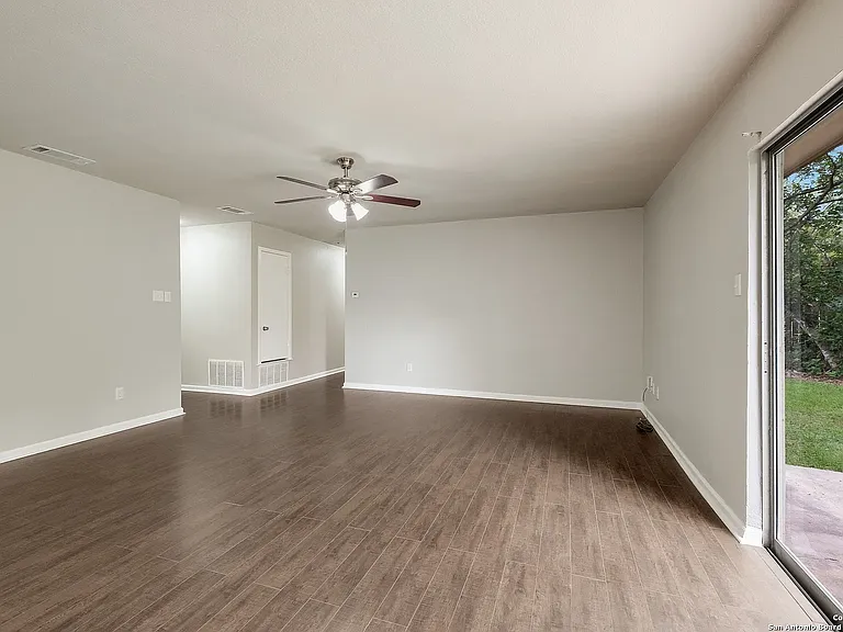 9214 Cliffvale St — Photo 6