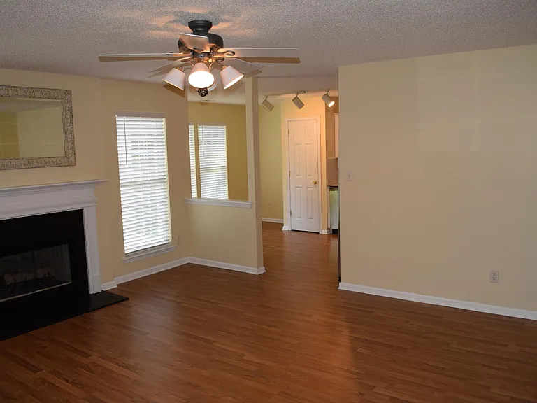 4100 Suttle Pl — Photo 7