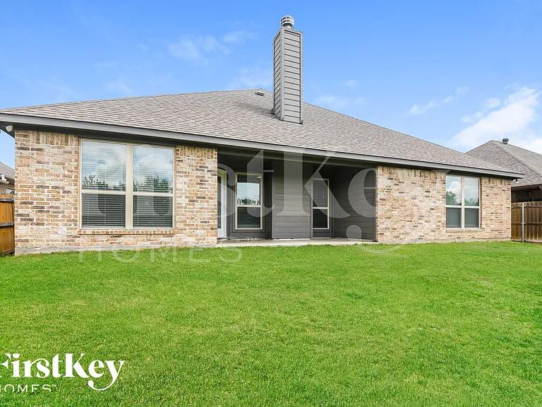 612 Zachary Dr — Photo 15