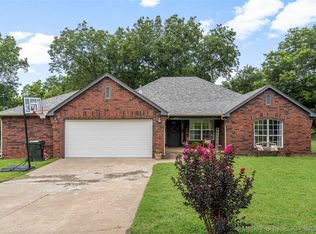 2014 W 4th Pl S, Claremore, OK 74017