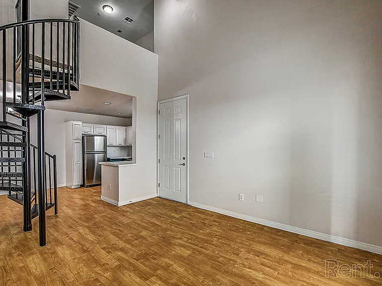 Fleetwood Apartments — Photo 12
