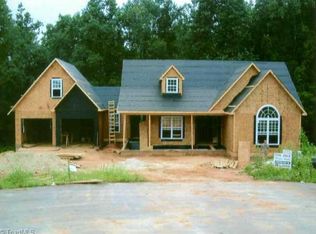 6588 Welborn Ridge Cts, Trinity, NC 27370
