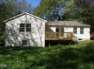 11 Jeanette Rd, Danbury, CT 06811