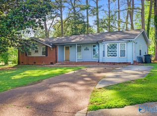 6101 Valley Park Dr NW, Huntsville, AL 35810