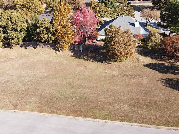 5th image of Franklin Dr