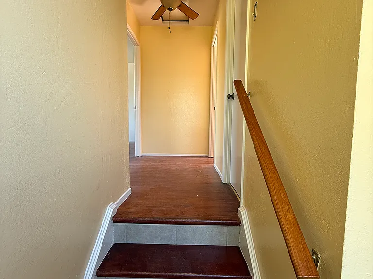 1103 Campbell St — Photo 25