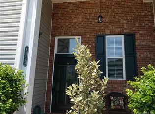 8832 Treyburn Dr, Charlotte, NC 28216