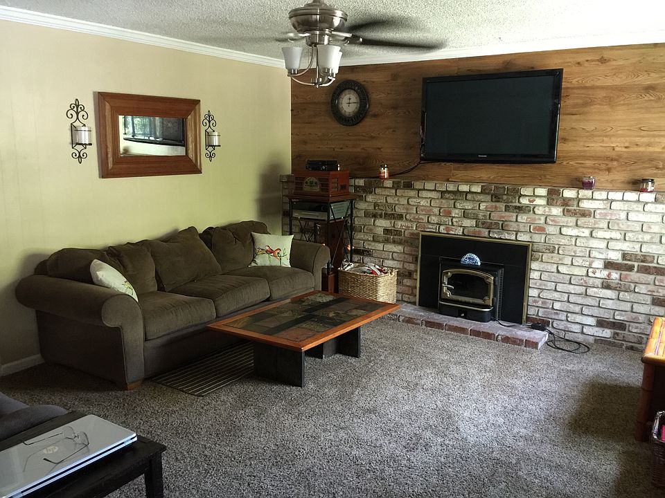 2nd image of 2435 Hickory Dr