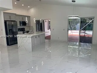 3 bed, 1248 sqft, $4,000 — Photo 3