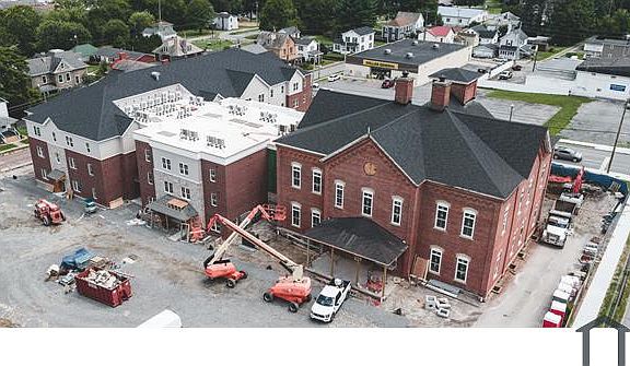 5th image of 35 Main St