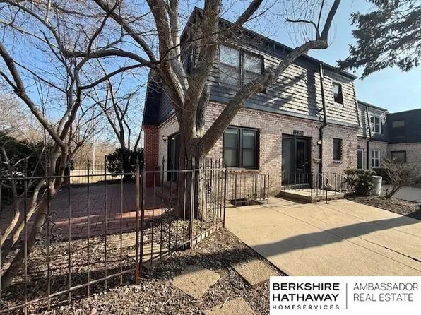 12752 Deauville Dr #1-320, Omaha, NE 68137