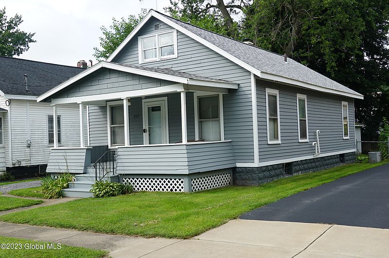 2nd image of 207 Bruce Street