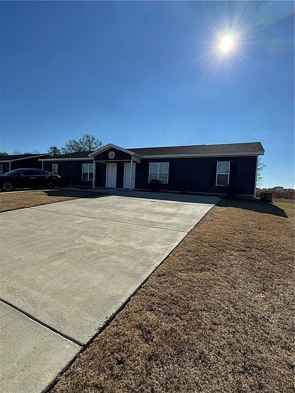 1 bed, 1.0 bath, $600 — Photo 1