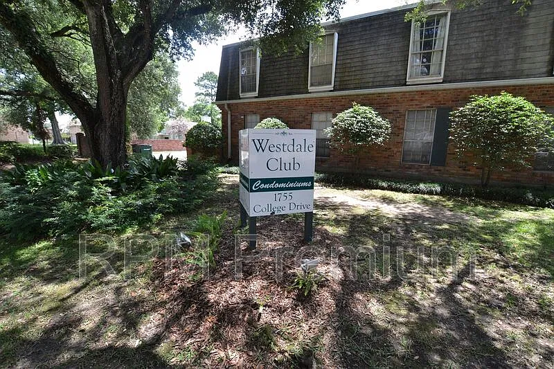 2 bed, 2.0 bath, 1050 sqft, $1,150 — Photo 2