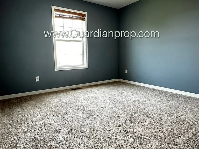 11920 Emery Village Dr N — Photo 12