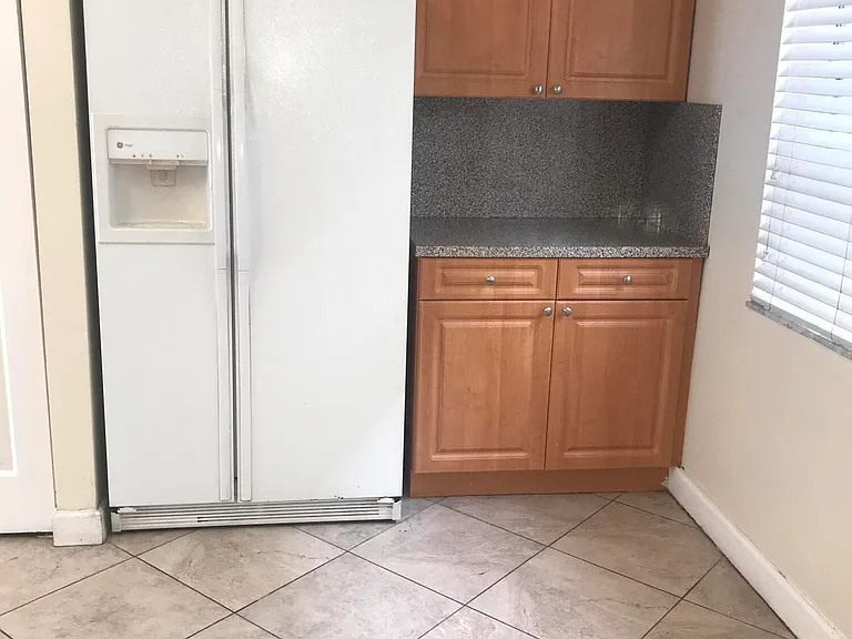 845 NW 98th Ave — Photo 5