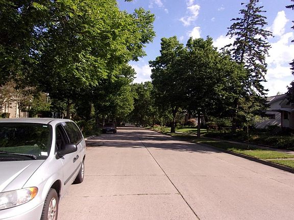 5th image of 4207 Washburn Ave N