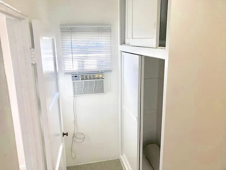 2365 1st Ave — Photo 30