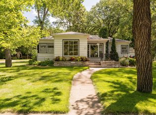 524 N Burlington Ave, Fergus Falls, MN 56537