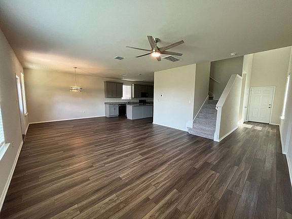 3rd image of 606 Papaya Dr