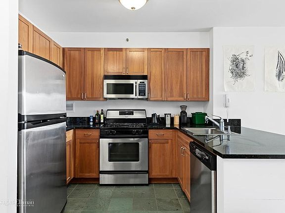 5th image of 20 River Ter APT 14H