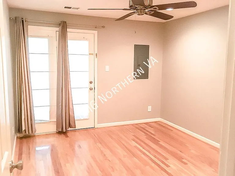 2107C N Rolfe St — Photo 8