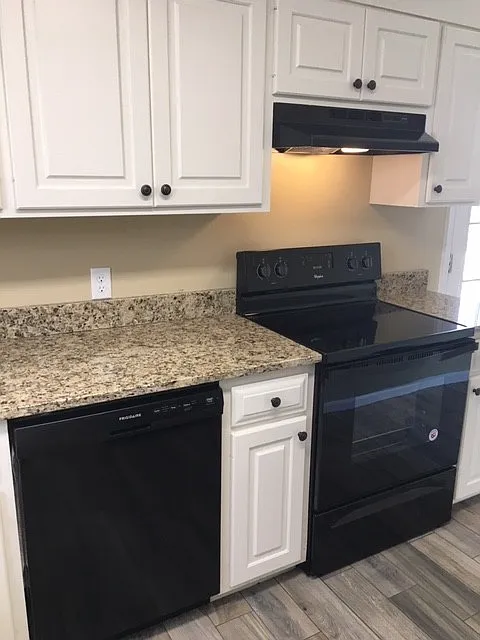 Beautifully Renovated 2 Story Home in Great Location!! — Photo 3