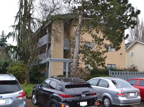 10550 Stone Ave N APT 4, Seattle, WA 98133