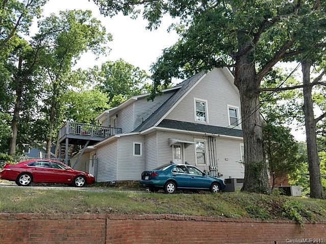 2nd image of 300 Green St