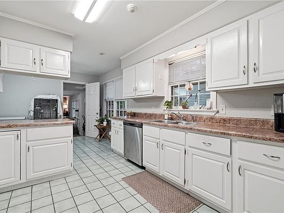 5th image of 533 Kings Grant Rd