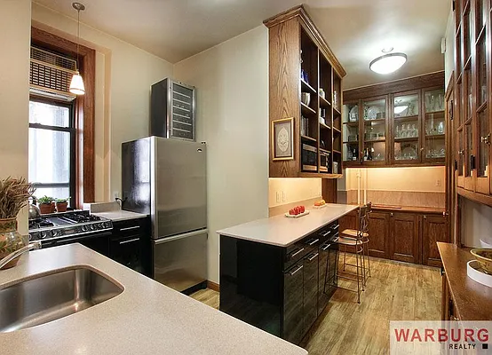 Sold by Warburg | media 2