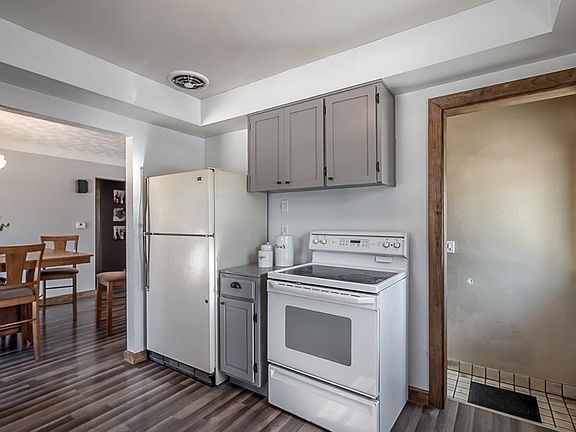 4th image of 362 N Lexington Ave