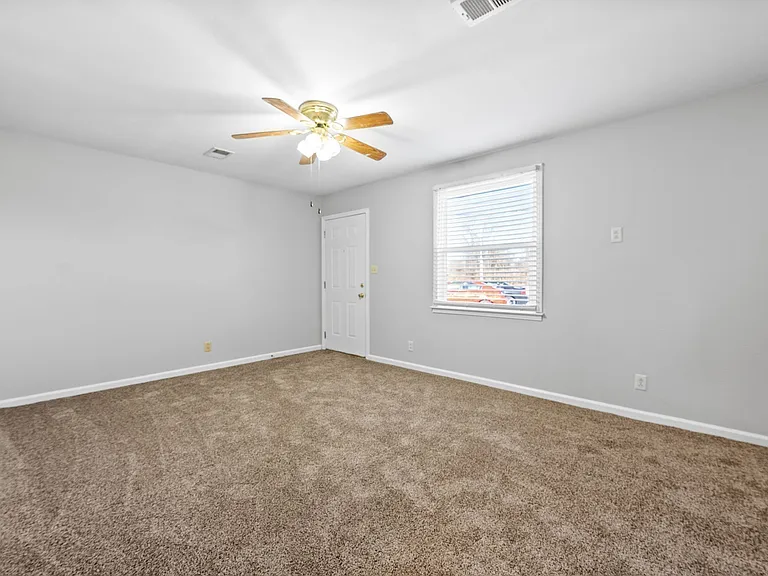 750 Bancroft Cir #A — Photo 4