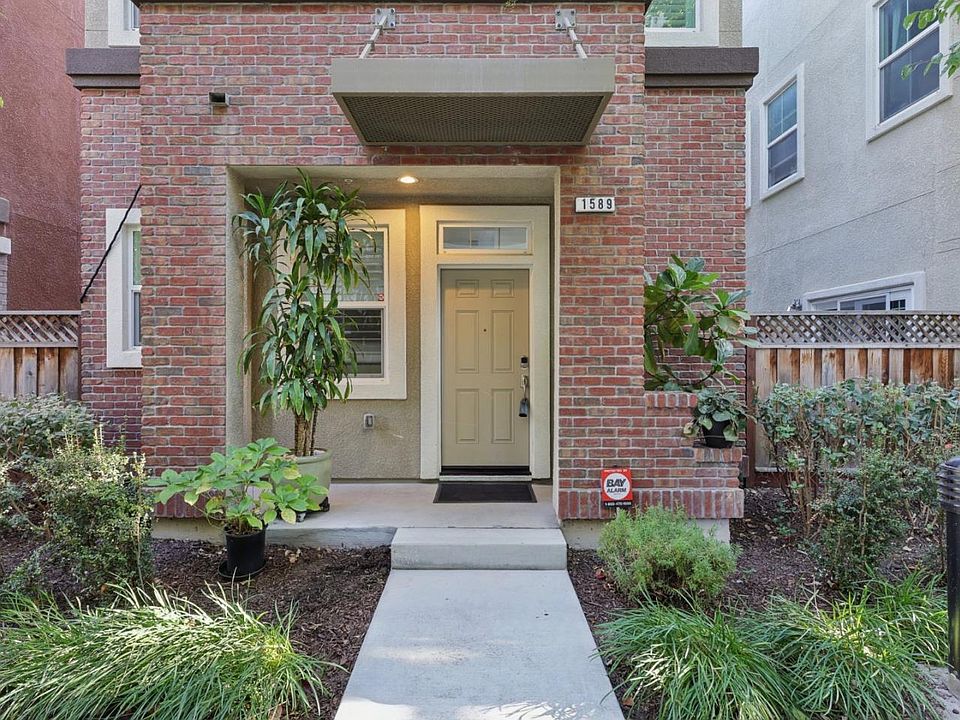 1st image of 1589 Lee Pl