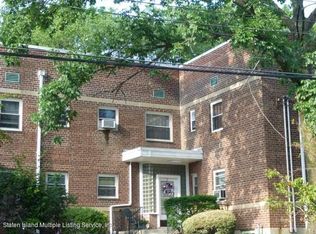 559 Castleton Ave APT 2D, Staten Island, NY 10301