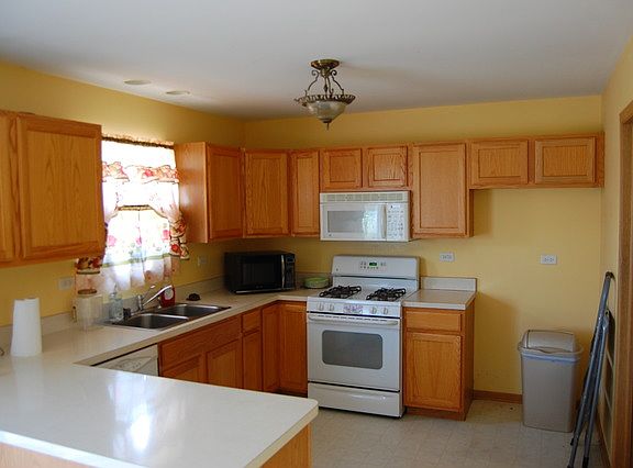 2nd image of 22879 Greenfield Blvd